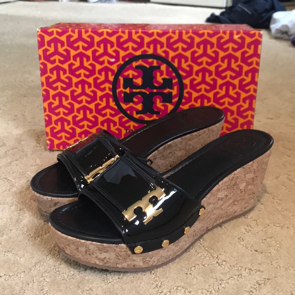 Tory Burch Pamela Blk patent wedge 8.5.